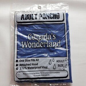 Awesome Canadas Wonderland Poncho NIP New old stoc